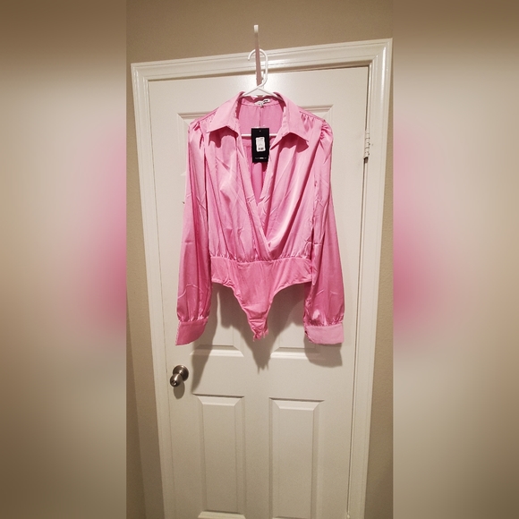 70's inspired pantsuit with pink bodysuit blouse. Only wire one to 70's party - Picture 3 of 6